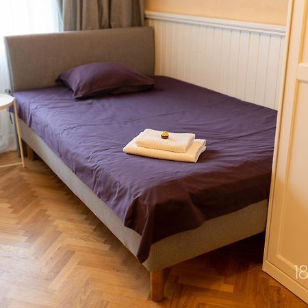 1800 By Vince Stay - Private Rooms In Town Hall Square Tartu Ngoại thất bức ảnh